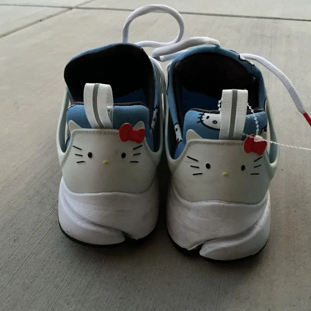 Nike hello kitty